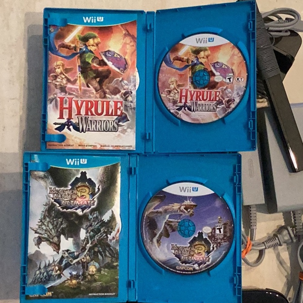 Nintendo Wii U Console 32GB & 2 Games & Gamepad WUP-010 Zelda System Black - Picture 14 of 15